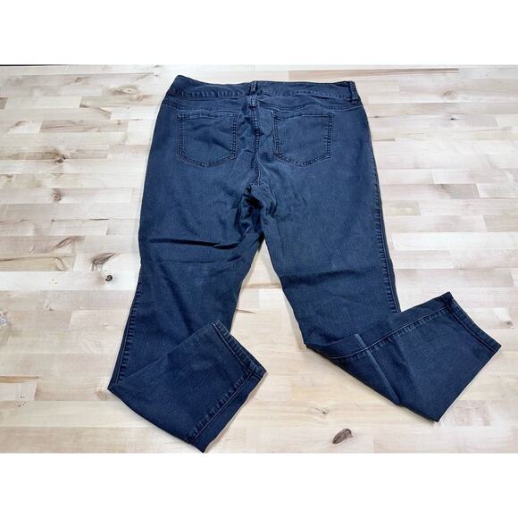 Torrid Jegging Jeans 18R Black Mid Rise Skinny Stretchy 3 Buttons Ankle - Picture 2 of 7